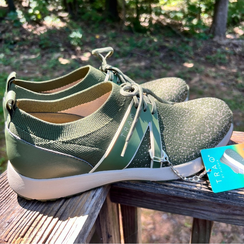NWT TRAQ by Alegria Ayris Smart Sneaker Women’s Size 42, US Size 11.5 or 12 - Picture 9 of 13